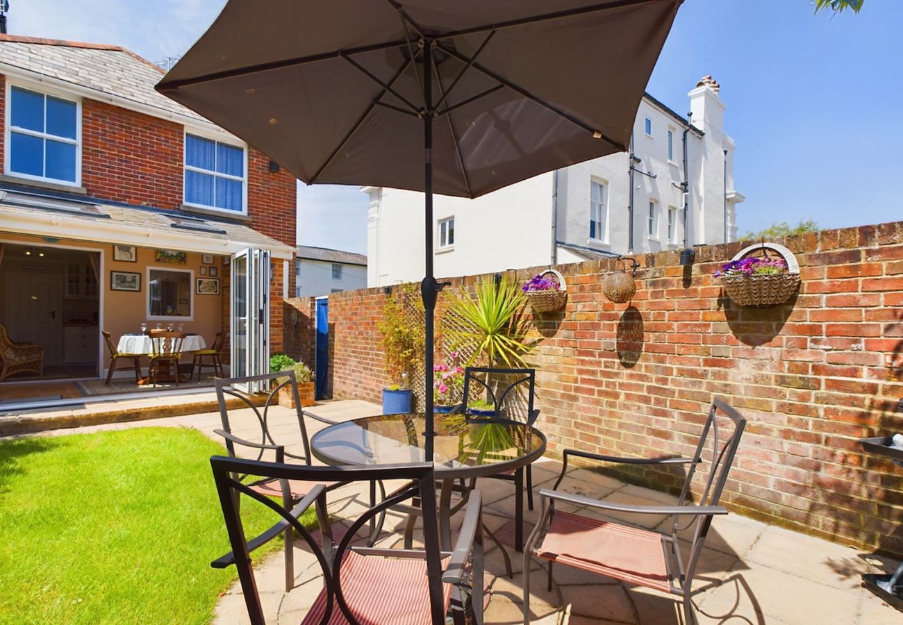 3 bed Family-Friendly Vacation Rental with Garden on the  Isle of Wight