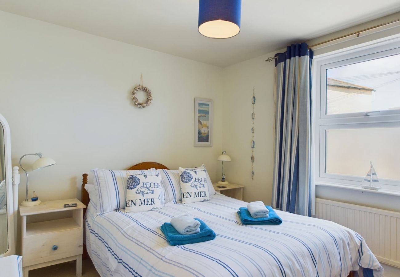 Sailing Holidays on the Isle of Wight 2 bed cottage