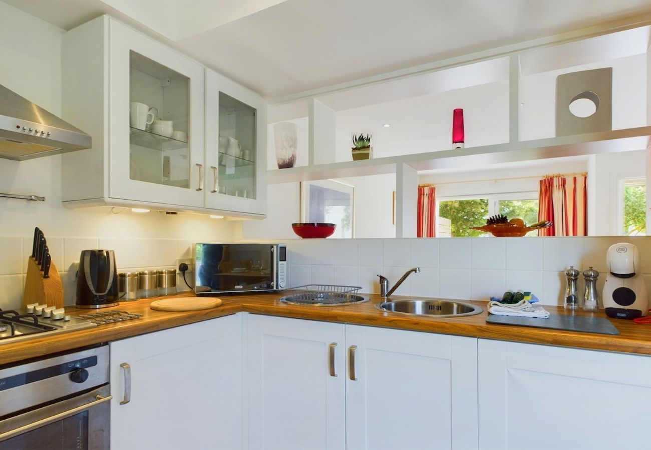 Isle of Wight Family Cottage with modern self-catered kitchen