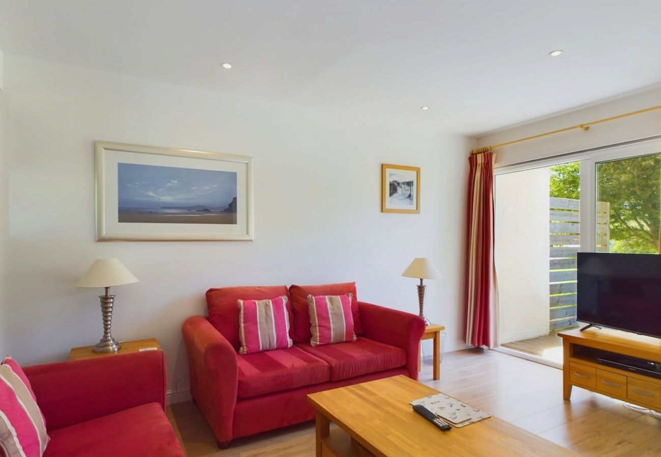 Comfy living area for 4 guests at Isle of Wight Family-friendly Cottage in West Bay 