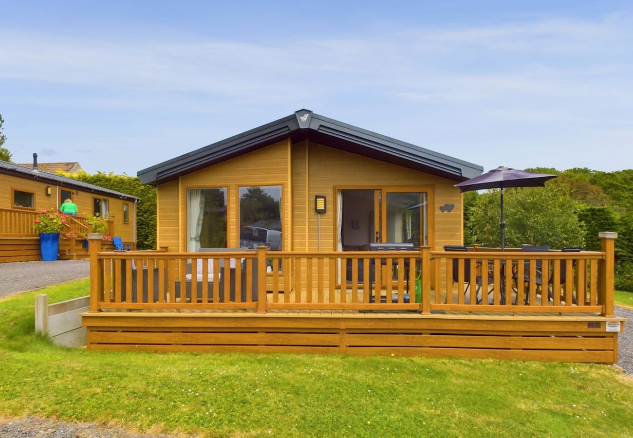 Dog friendly holiday lodge, Roebeck Country Park, Isle of Wight