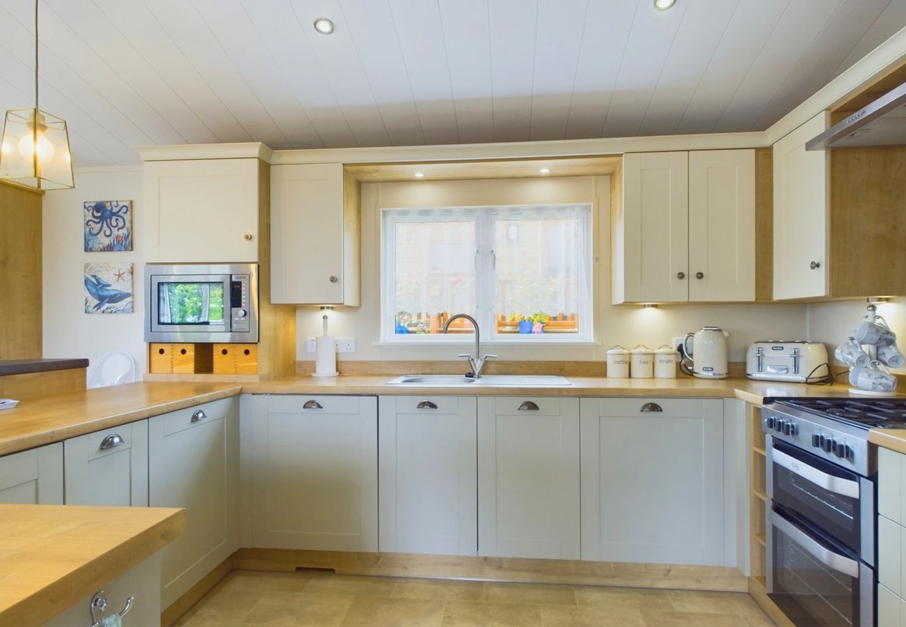 Dog friendly holiday lodge, Roebeck Country Park, Isle of Wight