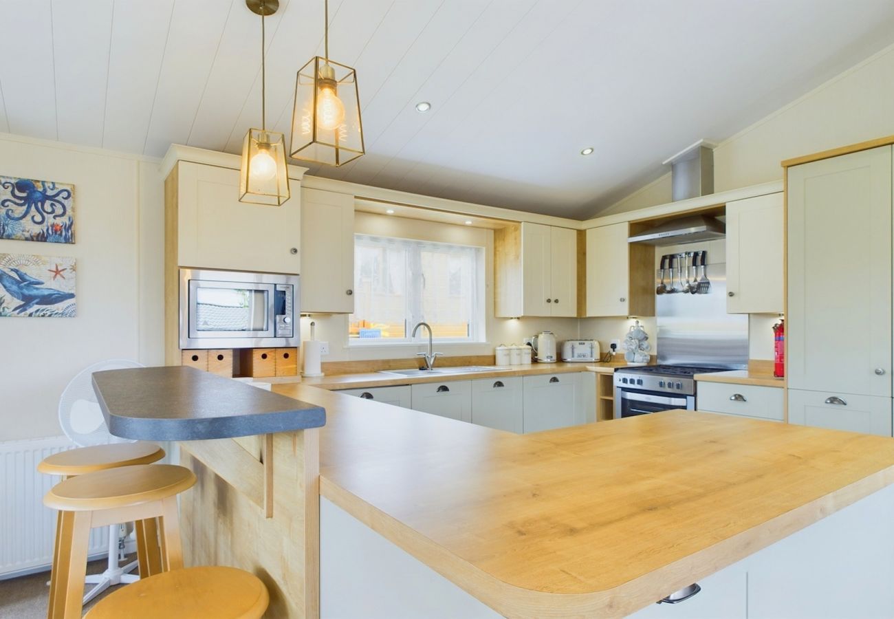 Dog friendly holiday lodge, Roebeck Country Park, Isle of Wight